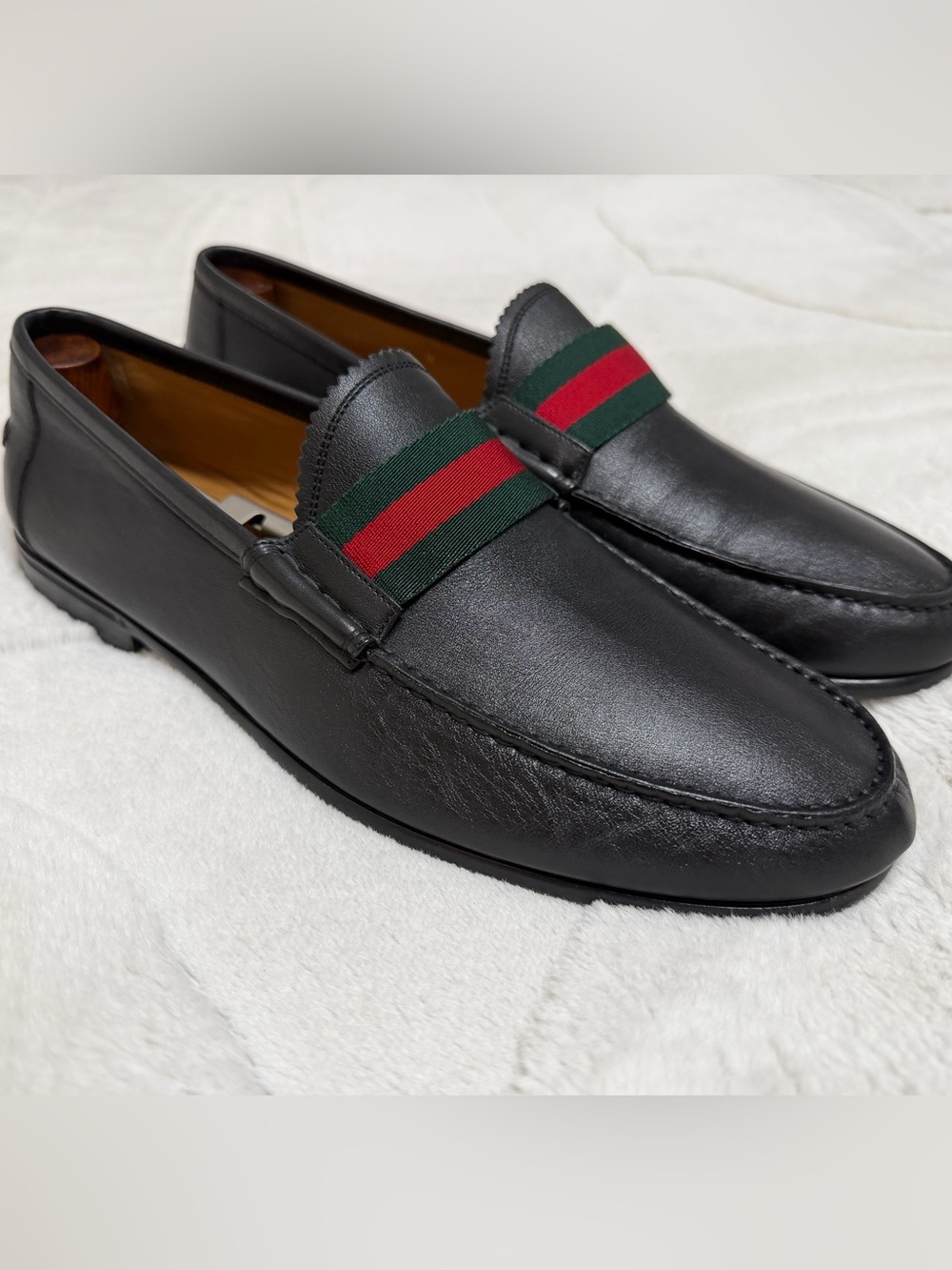 LIKE NEW! $995 Gucci Black Leather Loafers Web Strap Green Red Accent 9